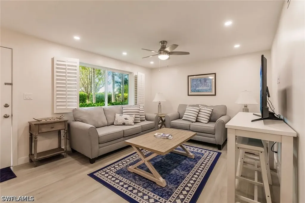 527 Broad Avenue S Naples FL 34102