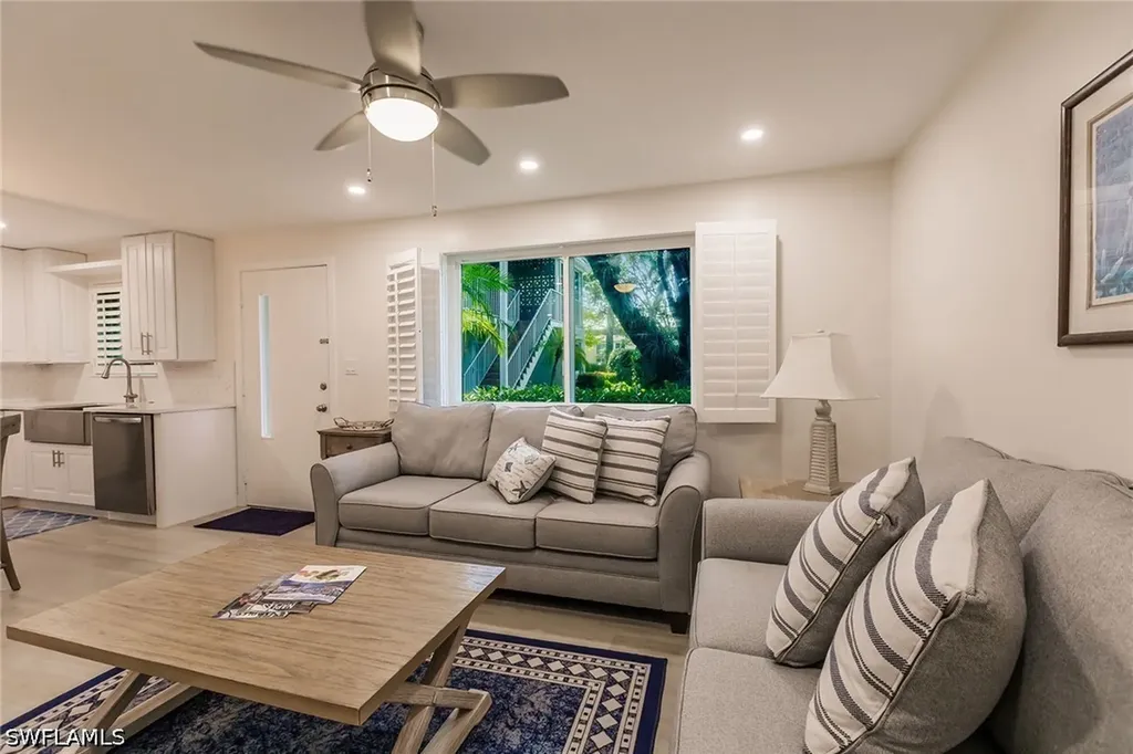 527 Broad Avenue S Naples FL 34102