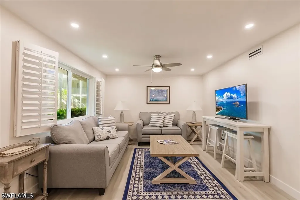 527 Broad Avenue S Naples FL 34102