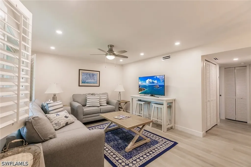 527 Broad Avenue S Naples FL 34102