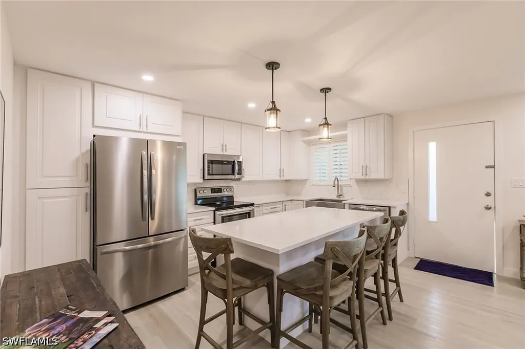 527 Broad Avenue S Naples FL 34102