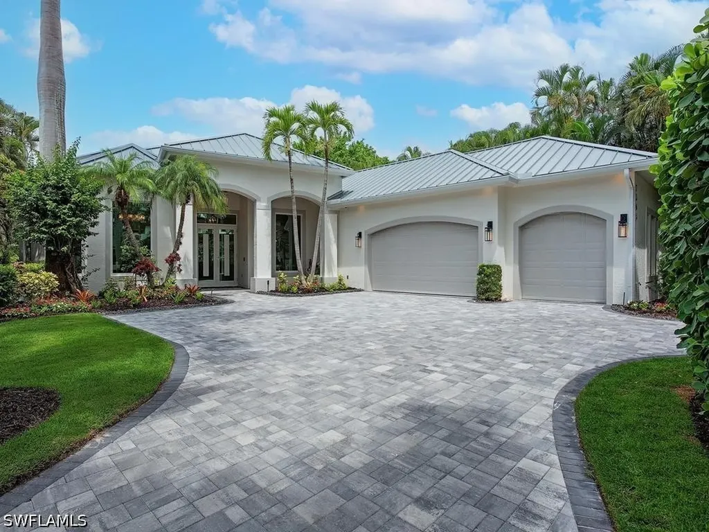 2363 Crayton Road Naples FL 34103