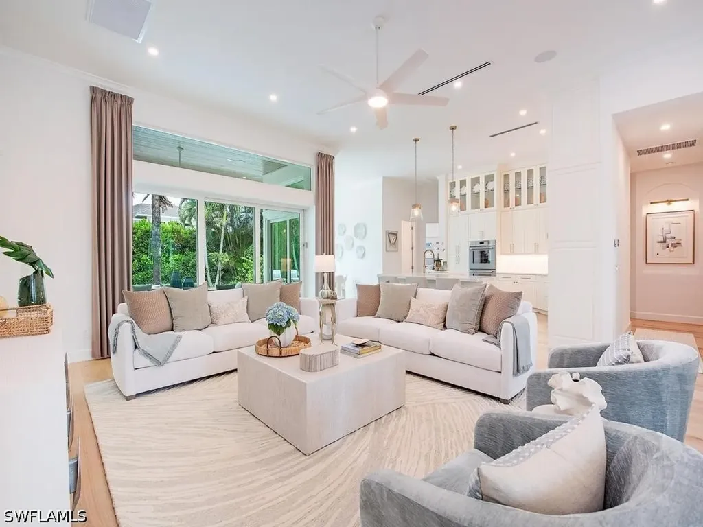 2363 Crayton Road Naples FL 34103