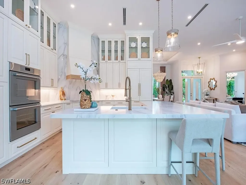 2363 Crayton Road Naples FL 34103