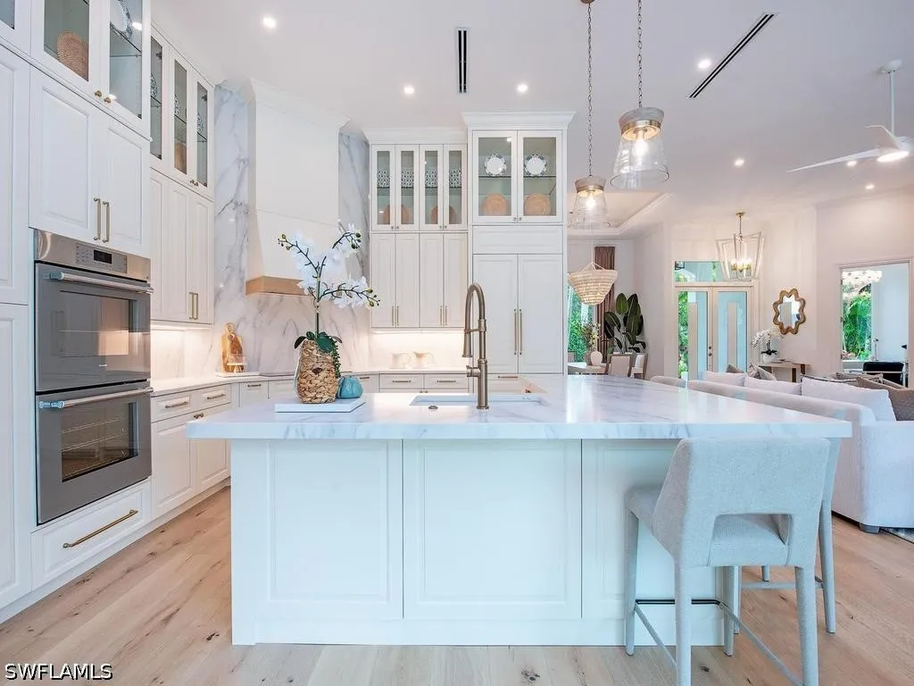 2363 Crayton Road Naples FL 34103