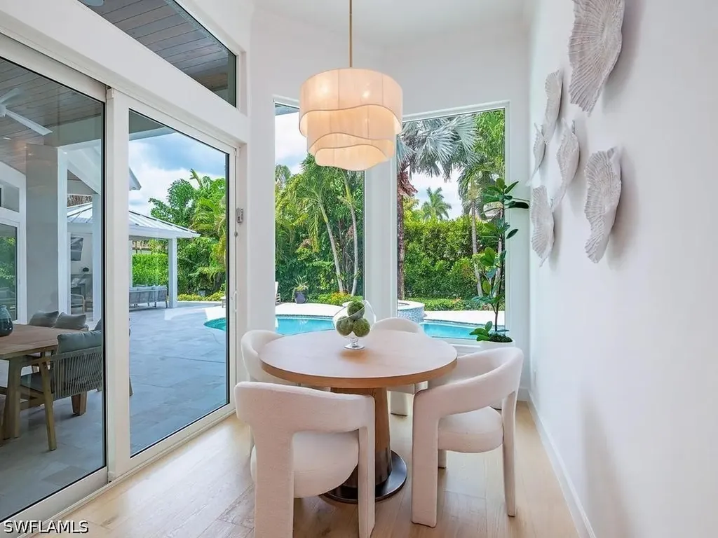2363 Crayton Road Naples FL 34103