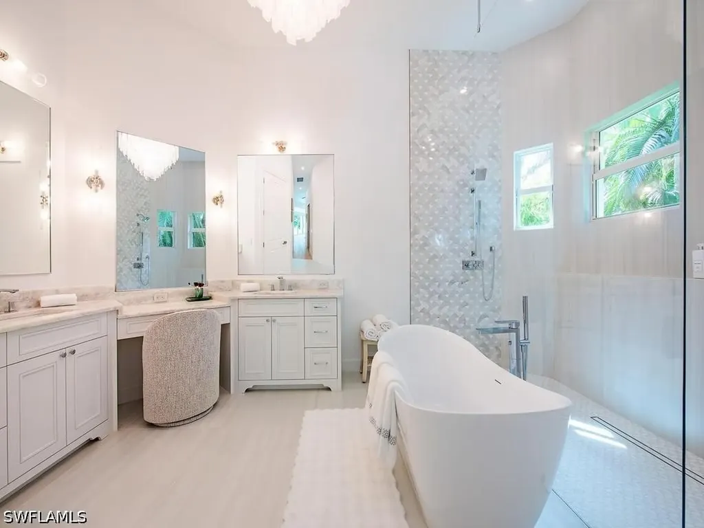 2363 Crayton Road Naples FL 34103