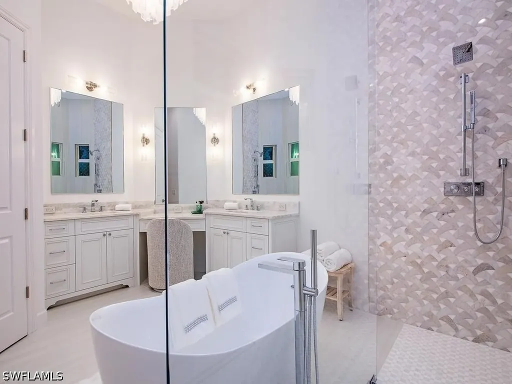 2363 Crayton Road Naples FL 34103
