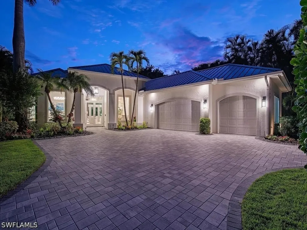 2363 Crayton Road Naples FL 34103