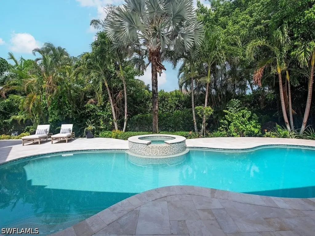 2363 Crayton Road Naples FL 34103