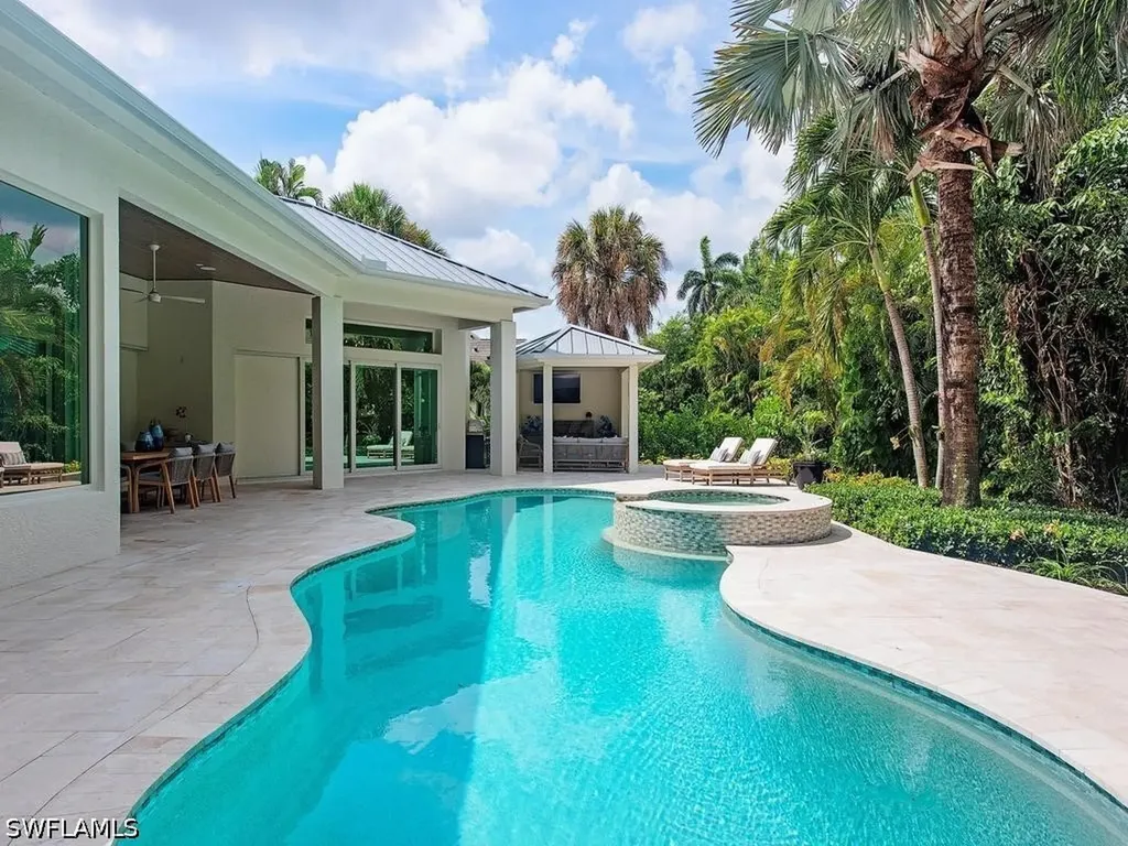 2363 Crayton Road Naples FL 34103