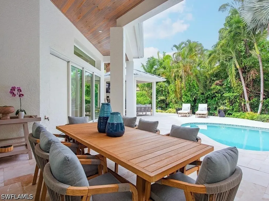 2363 Crayton Road Naples FL 34103