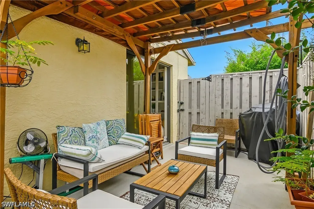 5266 Cedarbend Drive Fort Myers FL 33919