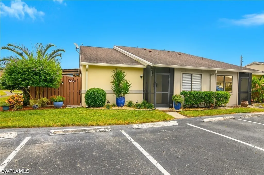 5266 Cedarbend Drive Fort Myers FL 33919