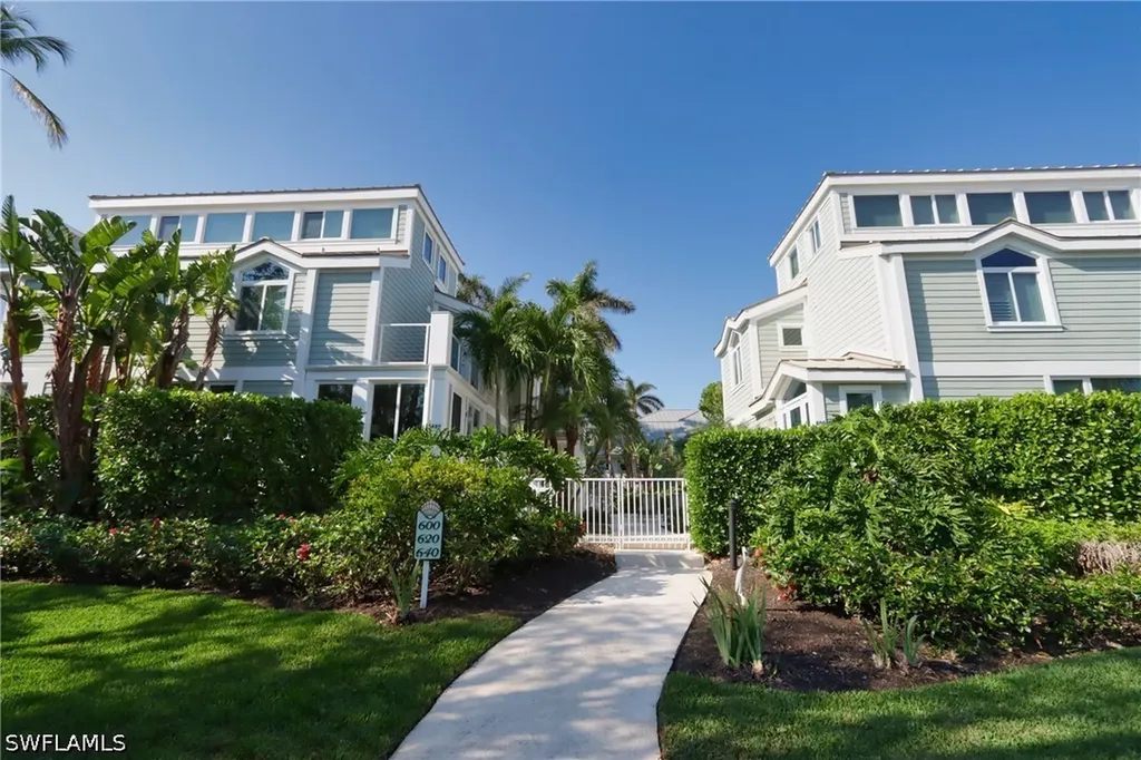 640 2nd Street S Naples FL 34102