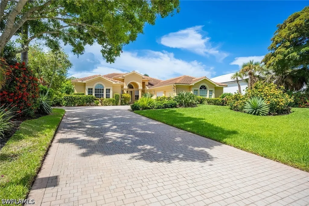 25820 Creekbend Drive Bonita Springs FL 34135