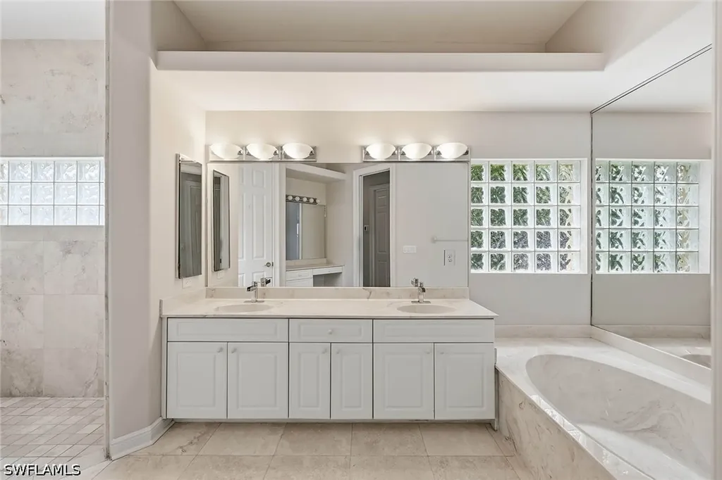 25820 Creekbend Drive Bonita Springs FL 34135