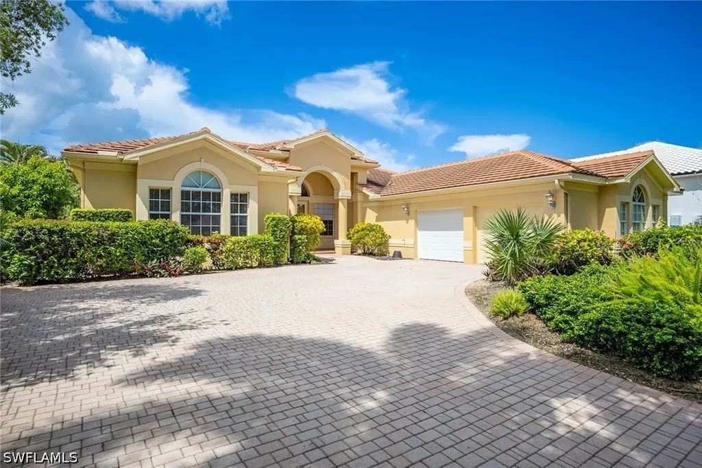 25820 Creekbend Drive Bonita Springs FL 34135