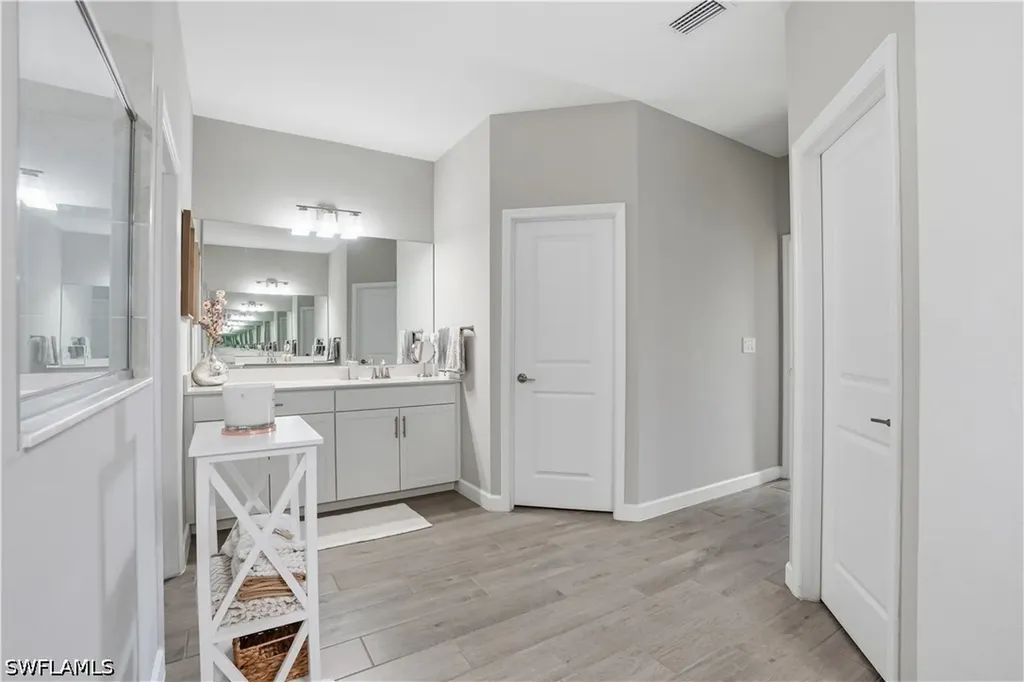 1384 Birdie Drive Naples FL 34120