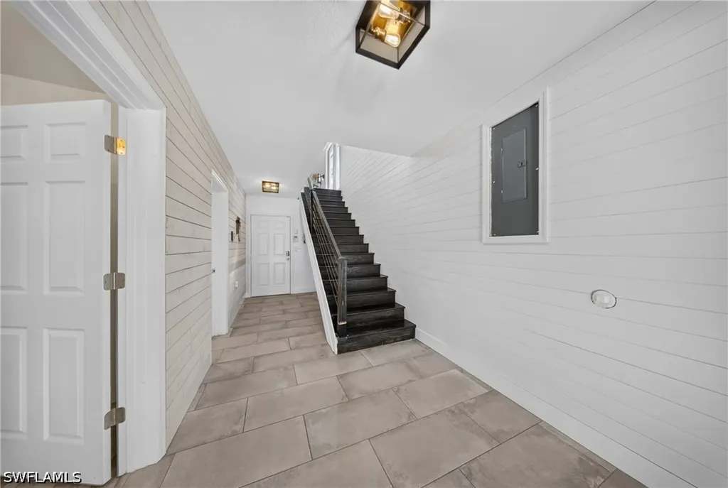 5191 Coral Wood Drive Naples FL 34119