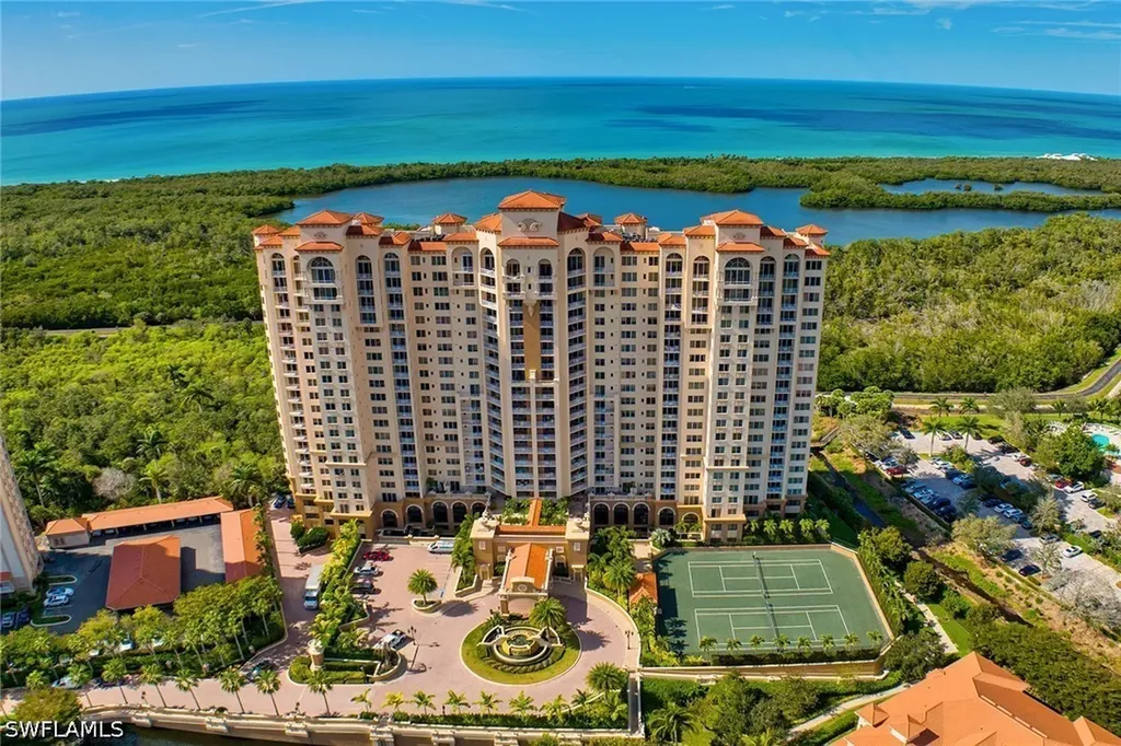 6597 Nicholas Boulevard Naples FL 34108
