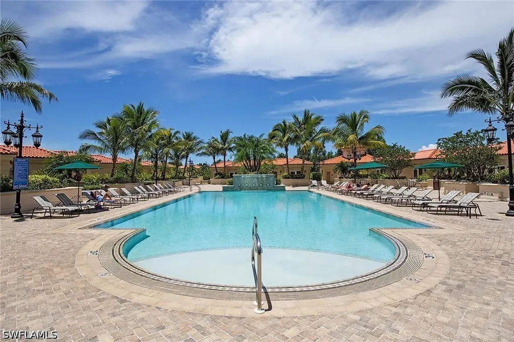 6597 Nicholas Boulevard Naples FL 34108