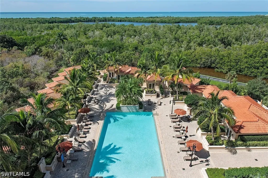 6597 Nicholas Boulevard Naples FL 34108
