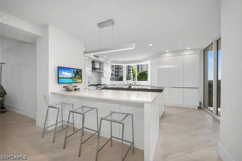 6597 Nicholas Boulevard Naples FL 34108