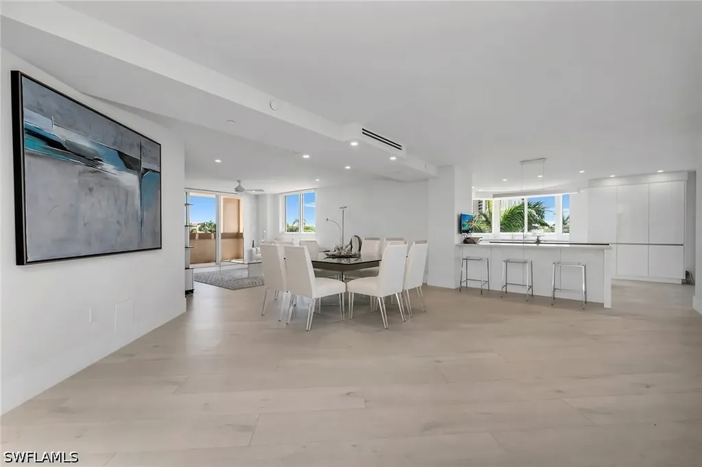 6597 Nicholas Boulevard Naples FL 34108
