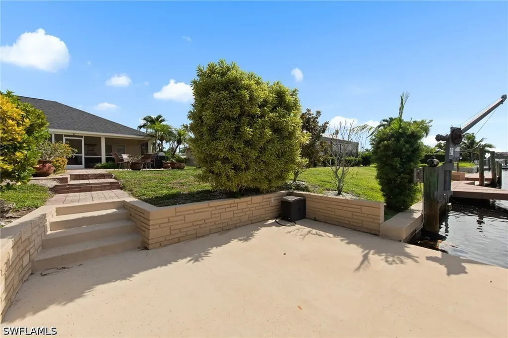 170 SW 52nd Street Cape Coral FL 33914