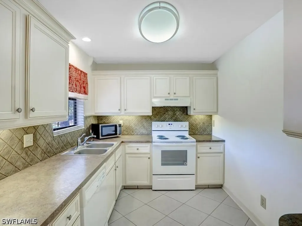5501 Rattlesnake Hamm Road Naples FL 34113