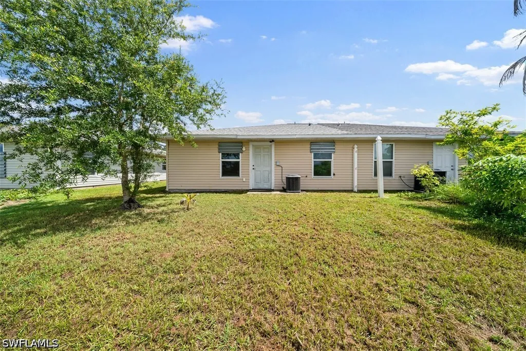 10274 Kingdom Court Naples FL 34114
