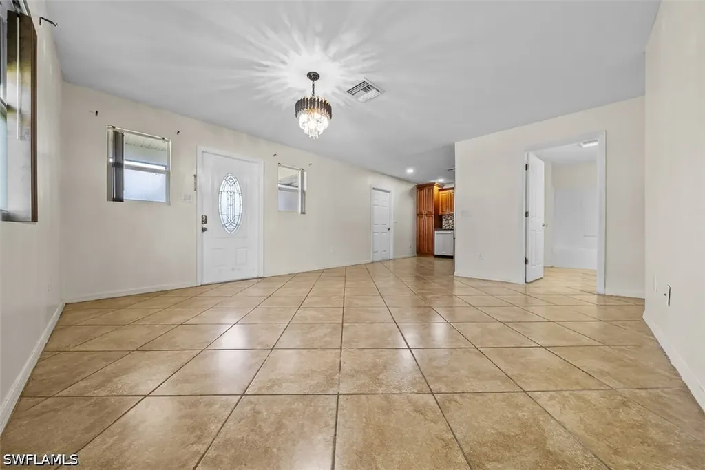 10274 Kingdom Court Naples FL 34114
