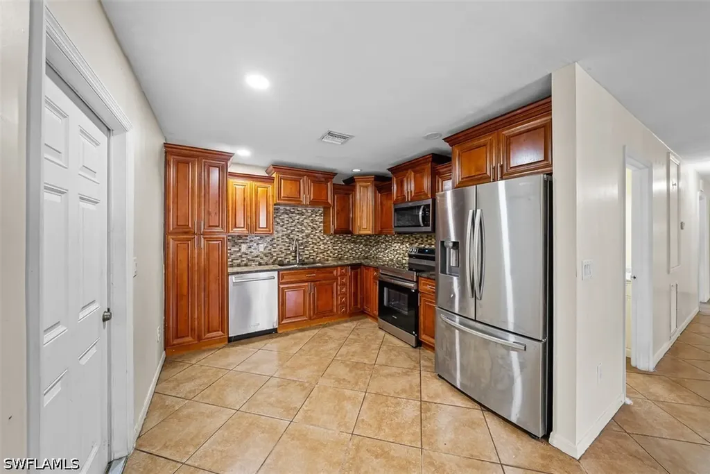 10274 Kingdom Court Naples FL 34114