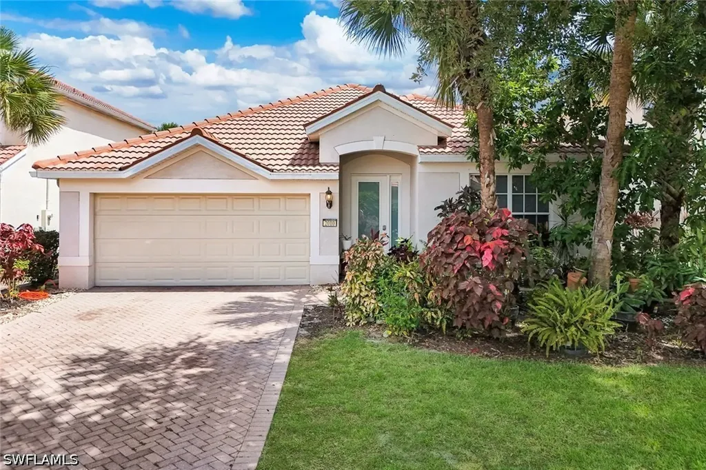 2010 Fairmont Lane Naples FL 34120