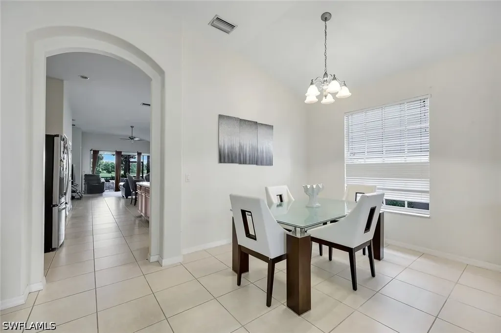 2010 Fairmont Lane Naples FL 34120