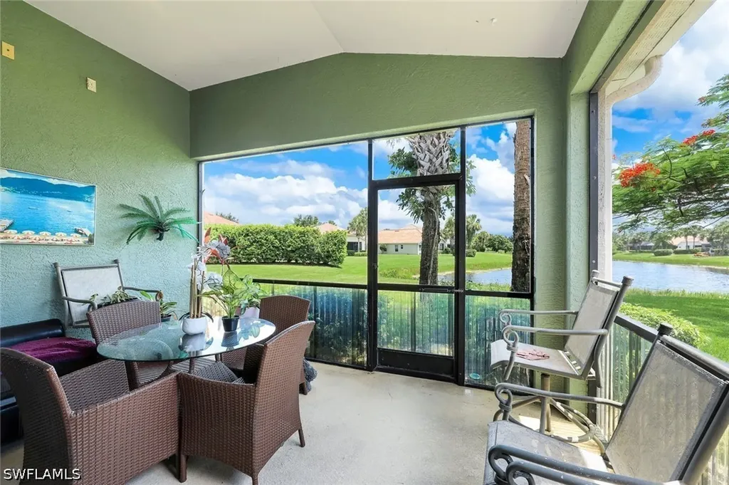 2010 Fairmont Lane Naples FL 34120