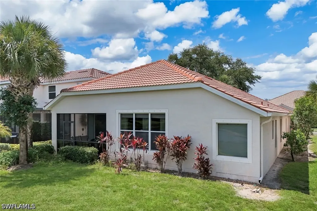 2010 Fairmont Lane Naples FL 34120