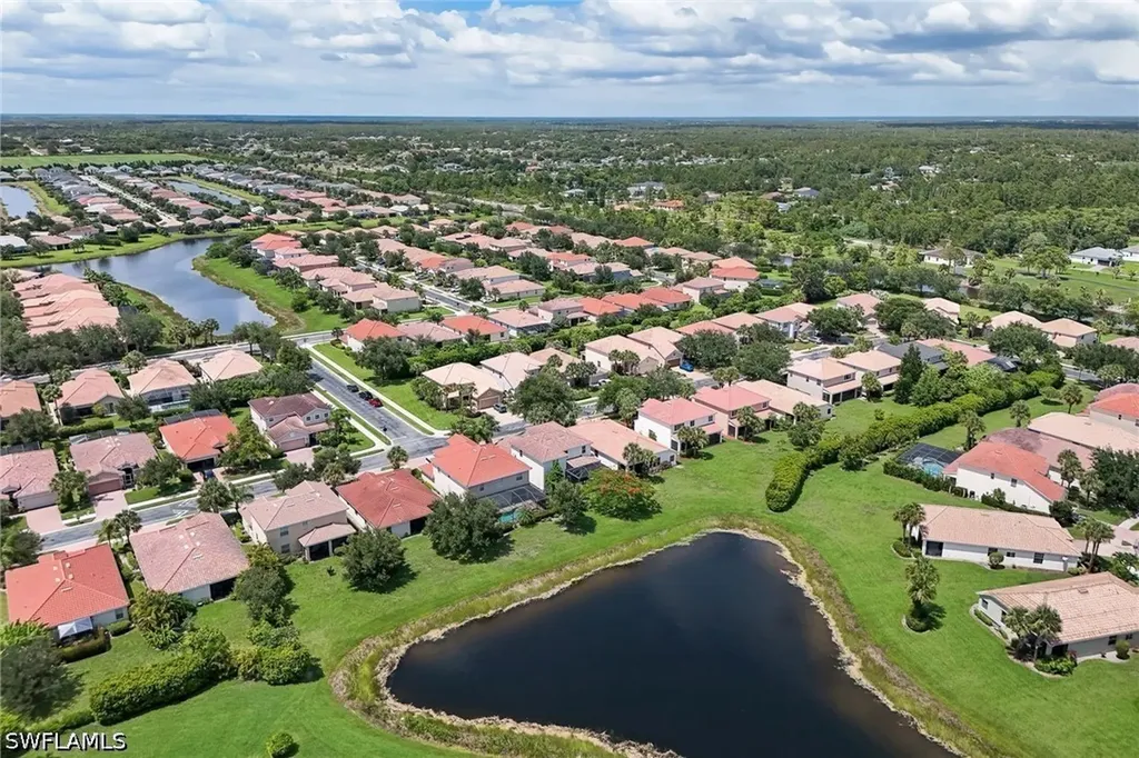 2010 Fairmont Lane Naples FL 34120