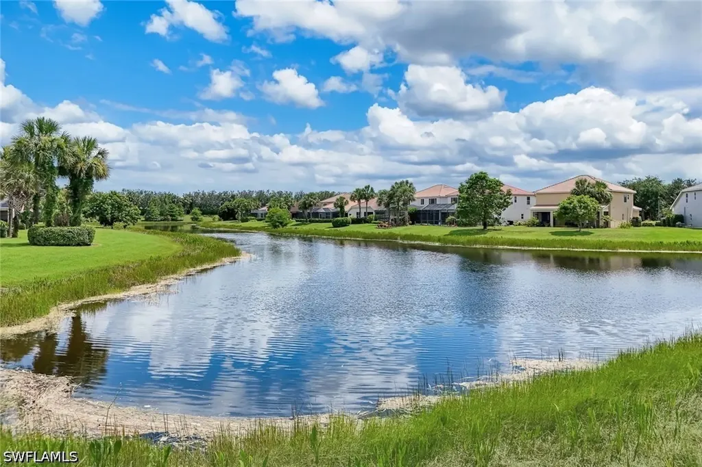 2010 Fairmont Lane Naples FL 34120