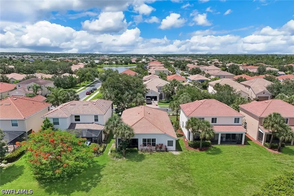 2010 Fairmont Lane Naples FL 34120