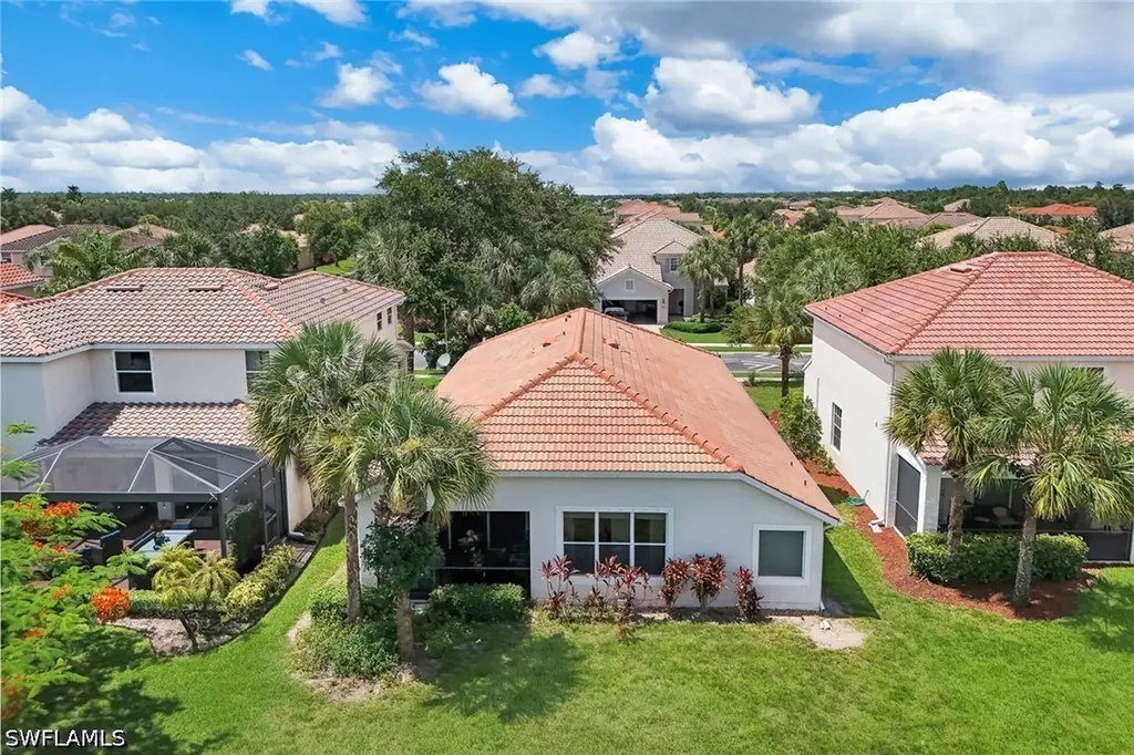 2010 Fairmont Lane Naples FL 34120