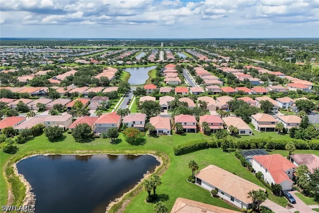 2010 Fairmont Lane Naples FL 34120