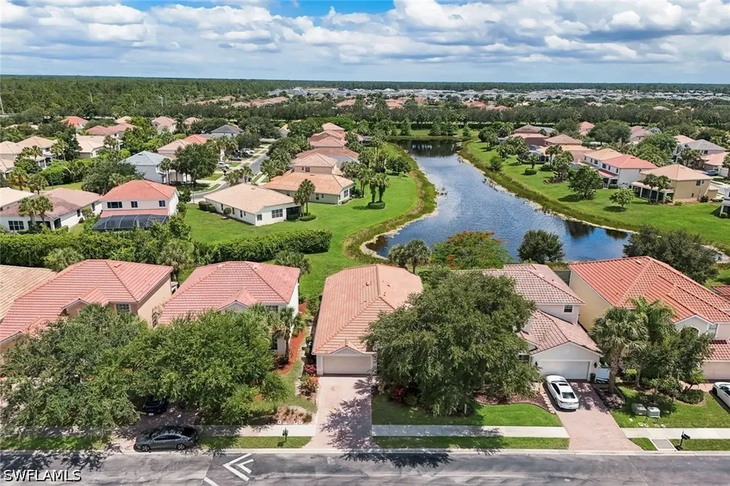 2010 Fairmont Lane Naples FL 34120