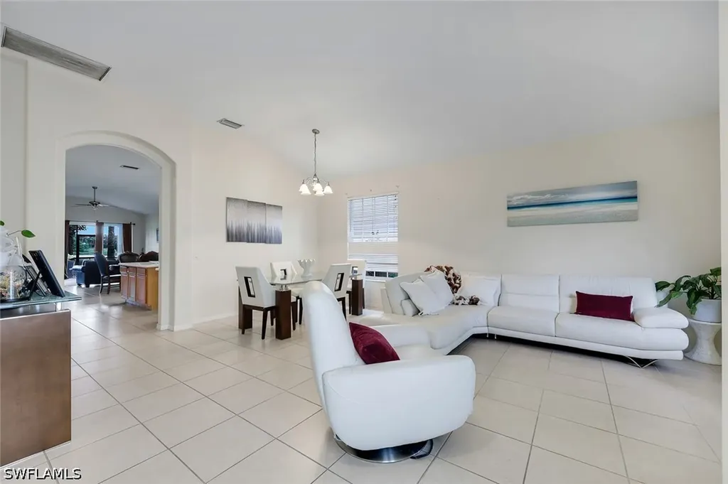 2010 Fairmont Lane Naples FL 34120