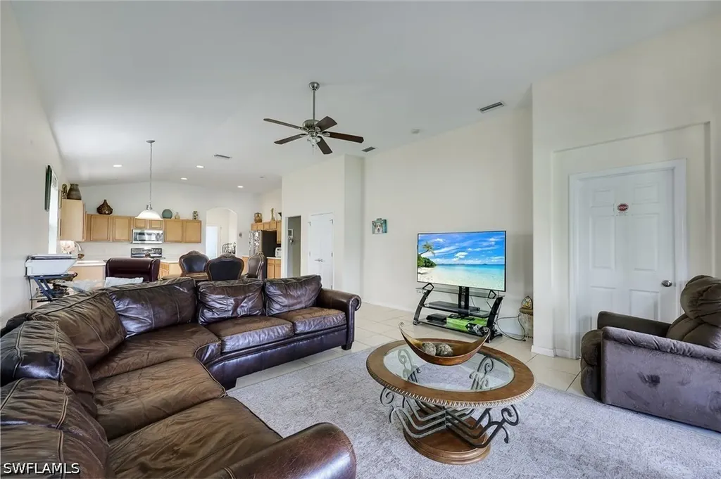 2010 Fairmont Lane Naples FL 34120