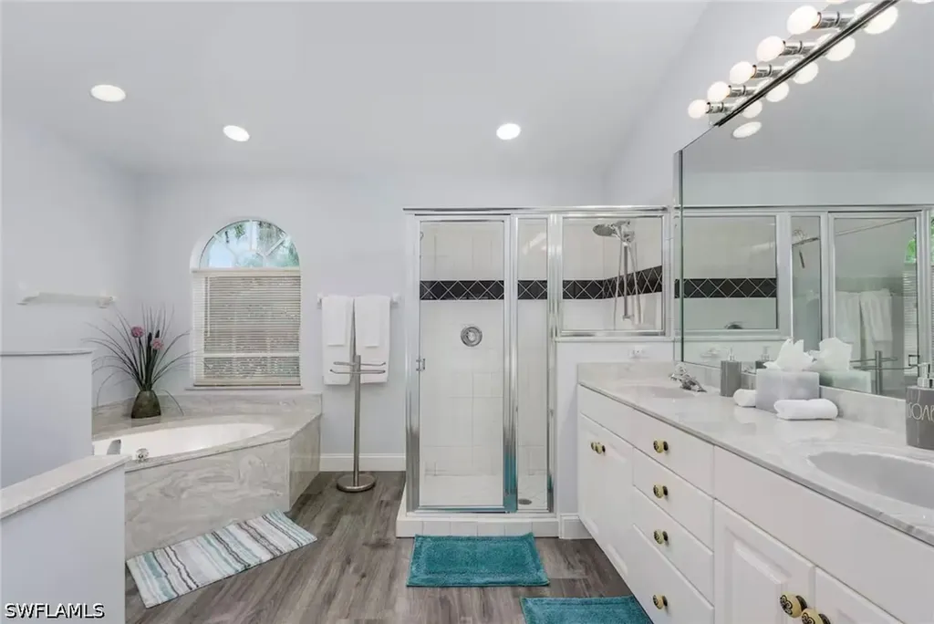 1537 Vintage Lane Naples FL 34104