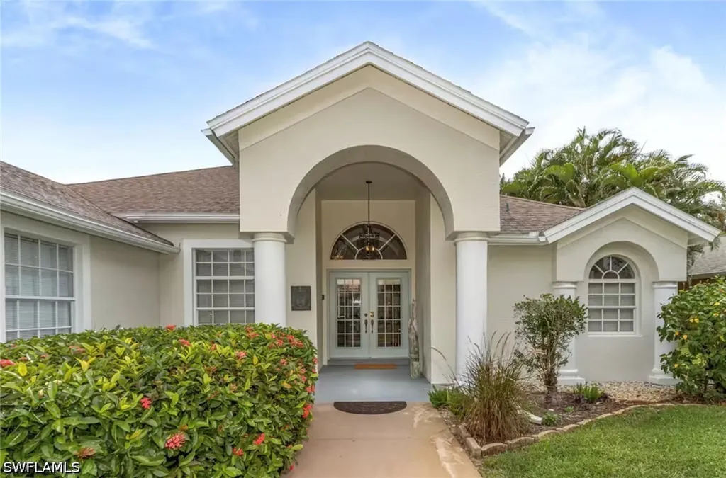 1537 Vintage Lane Naples FL 34104