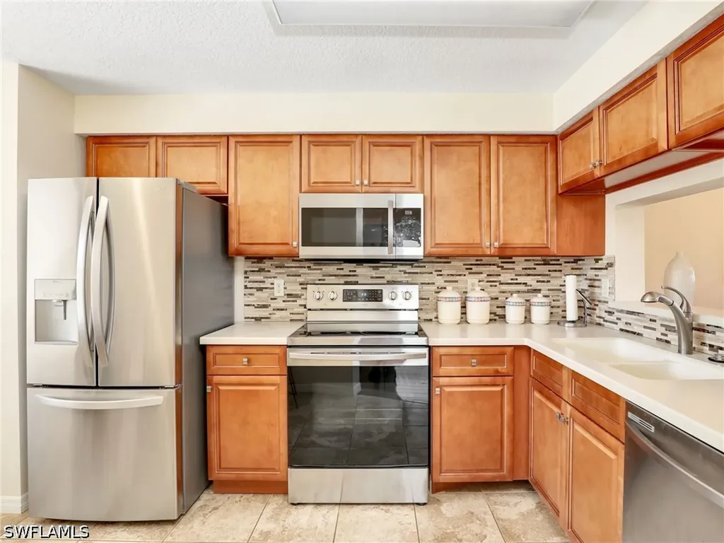 6670 Huntington Lakes Circle Naples FL 34119