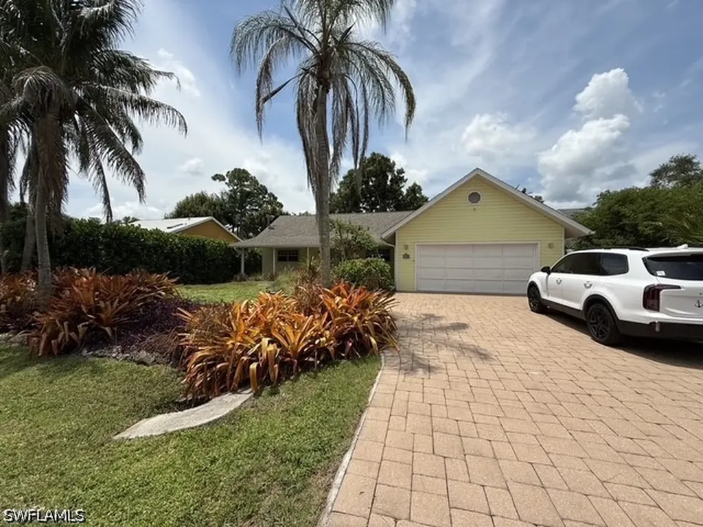 1280 Cypress Woods Drive Naples FL 34103